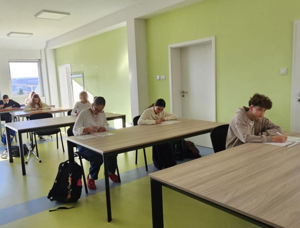 b15eea84c 48bb b1e8 74a888d61327 9312