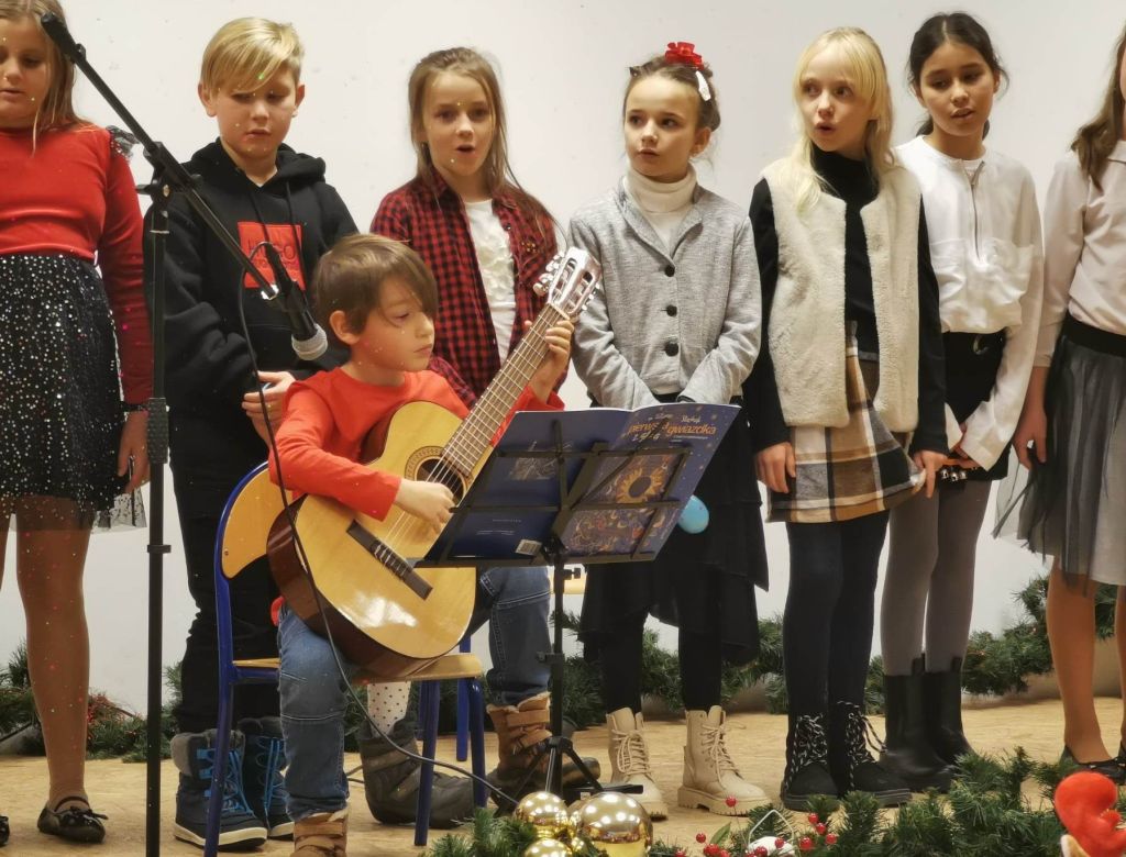 321070352 8998390607208520472 n 3515