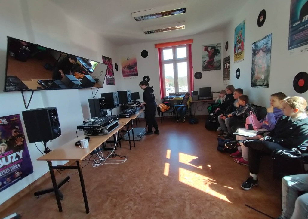 346103230 8586720238497476699 n 4416