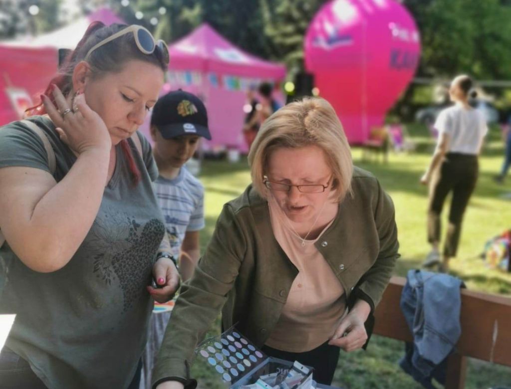 352560807 595769373950575763 n 4637