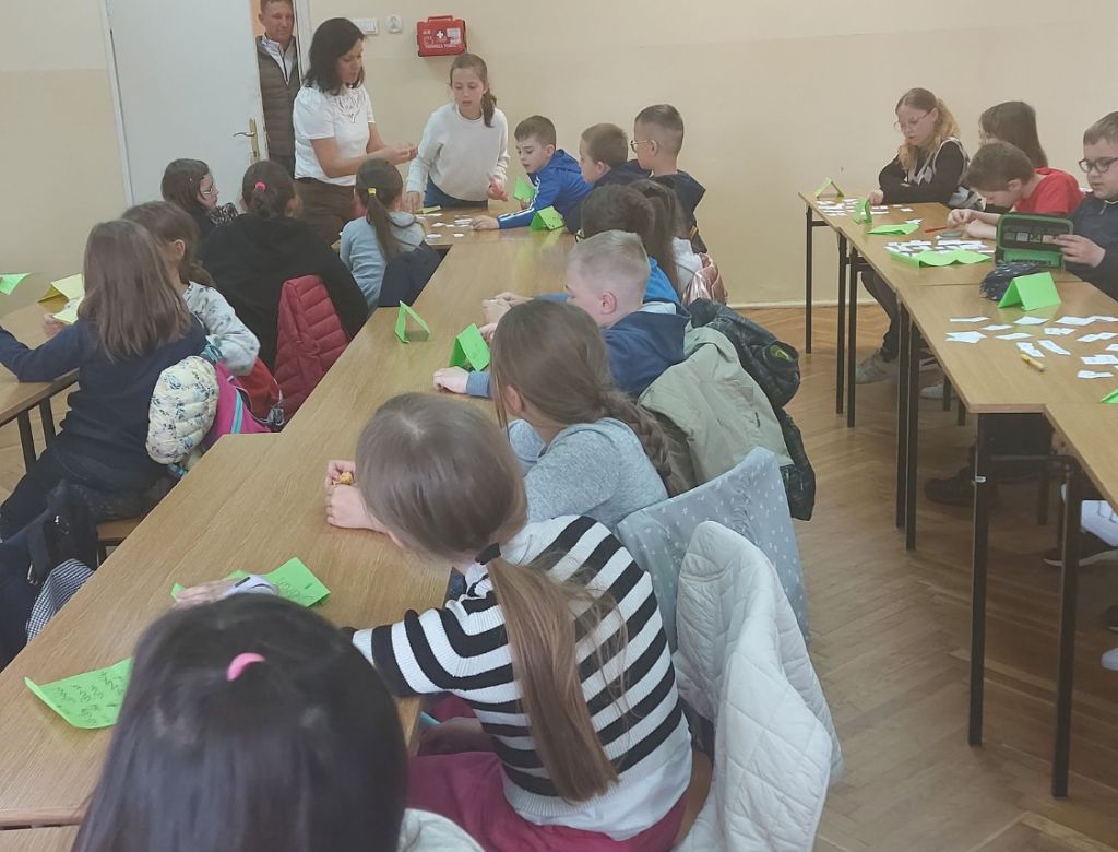 352573611 2210529943215739829 n 4601