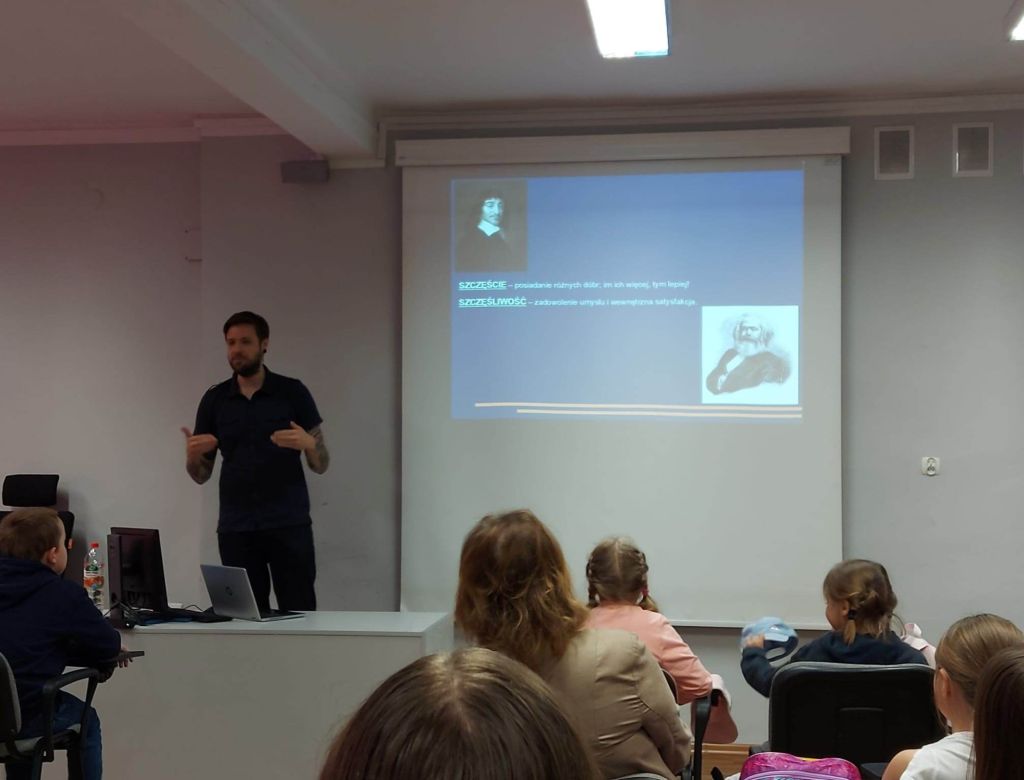 352922689 6322993537838825895 n 4640