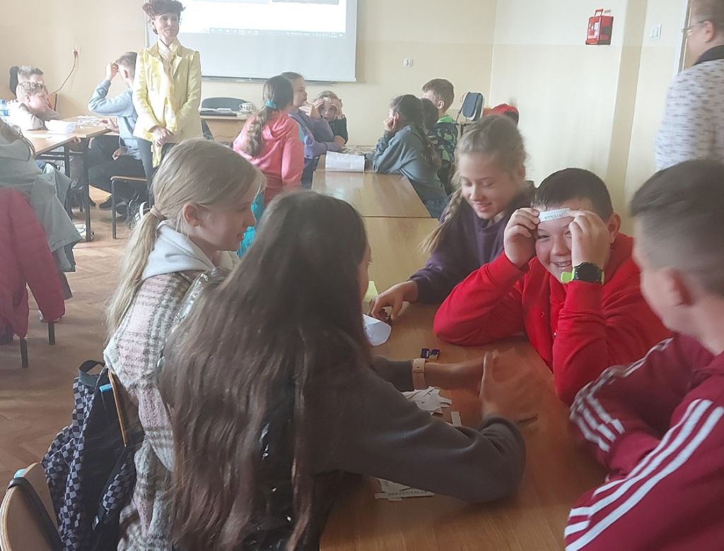 353081563 5325895062503520031 n 4603