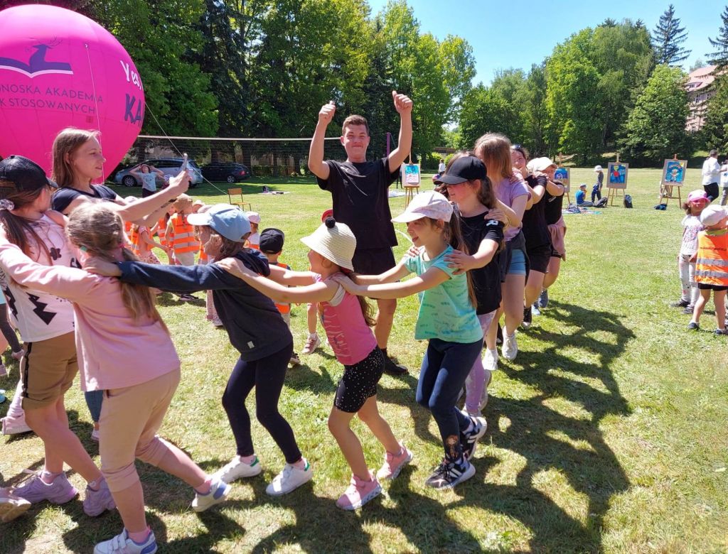 353098329 5753663676909944198 n 4641