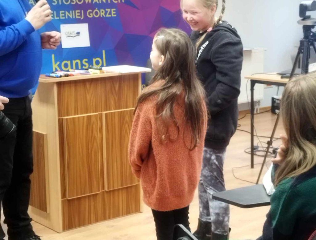 403396285 2477487141158586305 n 5746