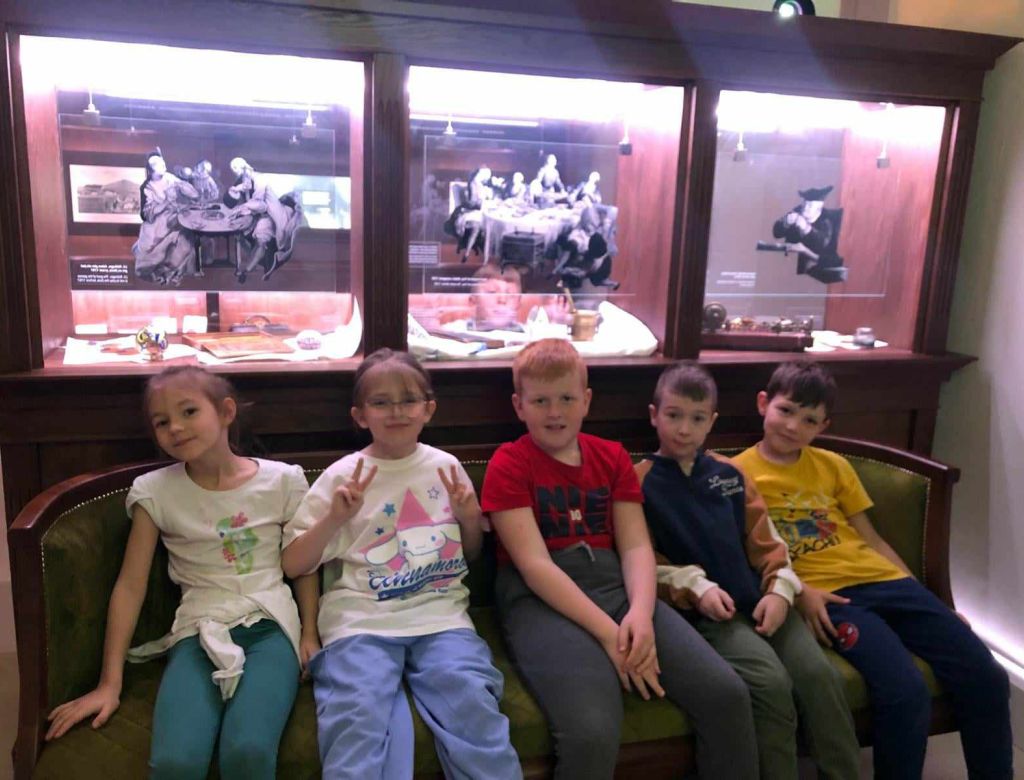 437798180 7048433836724042819 n 6534