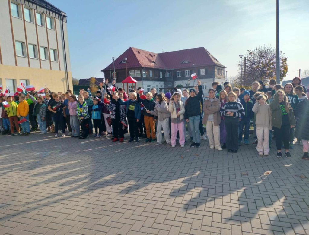 462566698 6832930789613377755 n 7734