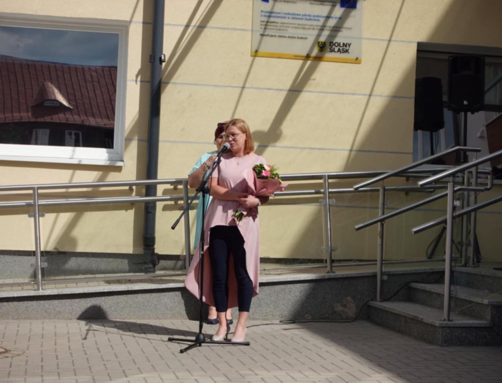 9c8585a8f7d 4ef9 a165 9fe0be9e5200 8961