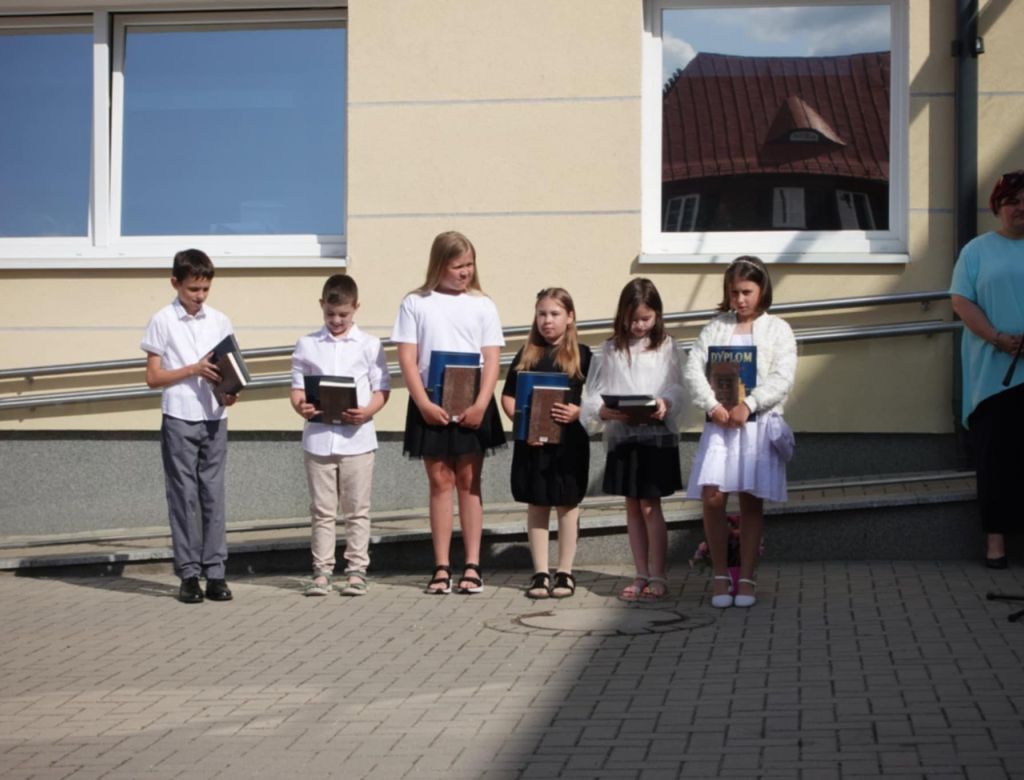 a73046d5d7 42da 9a49 54ee37e5d6f7 8969