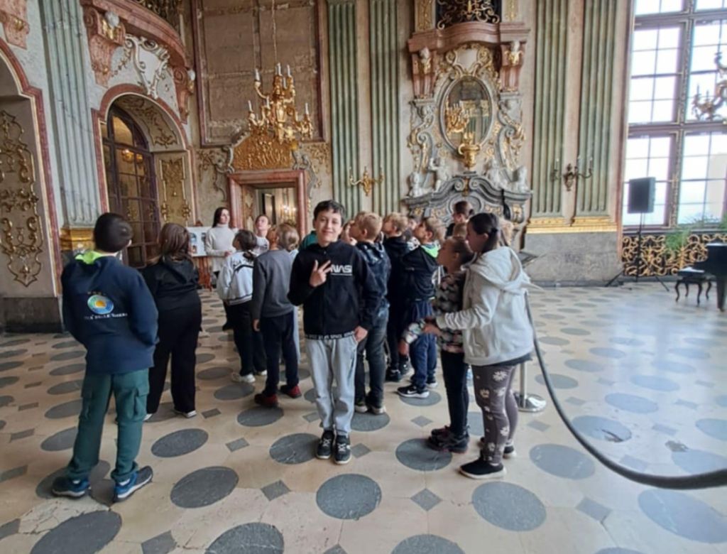 8bf2bd4f 4e0c be1a 5595fe0aba35 9208