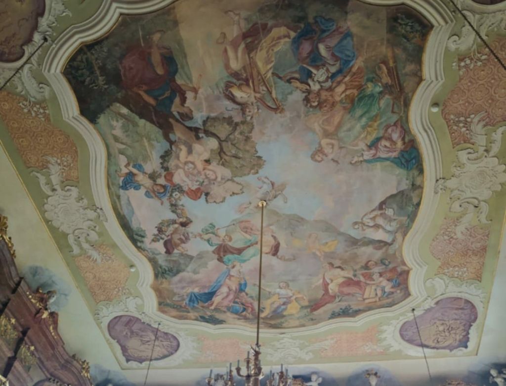 ec073216 e560dd 8fb1 3858eb13b94b 9226