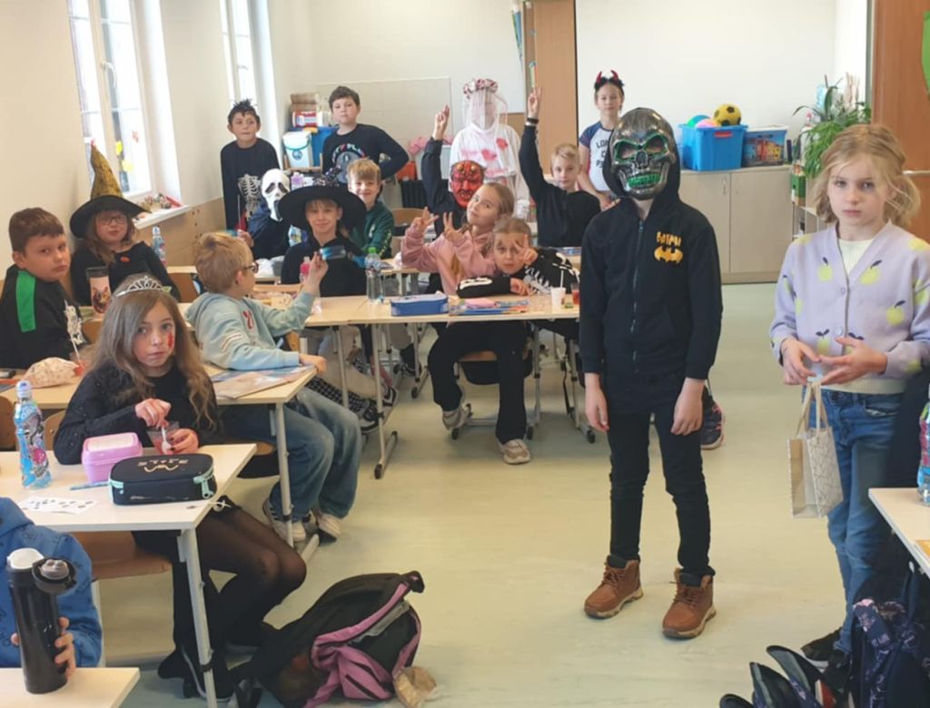 4005c202b5 4ee7 a8fc 25b812de2d79 9345