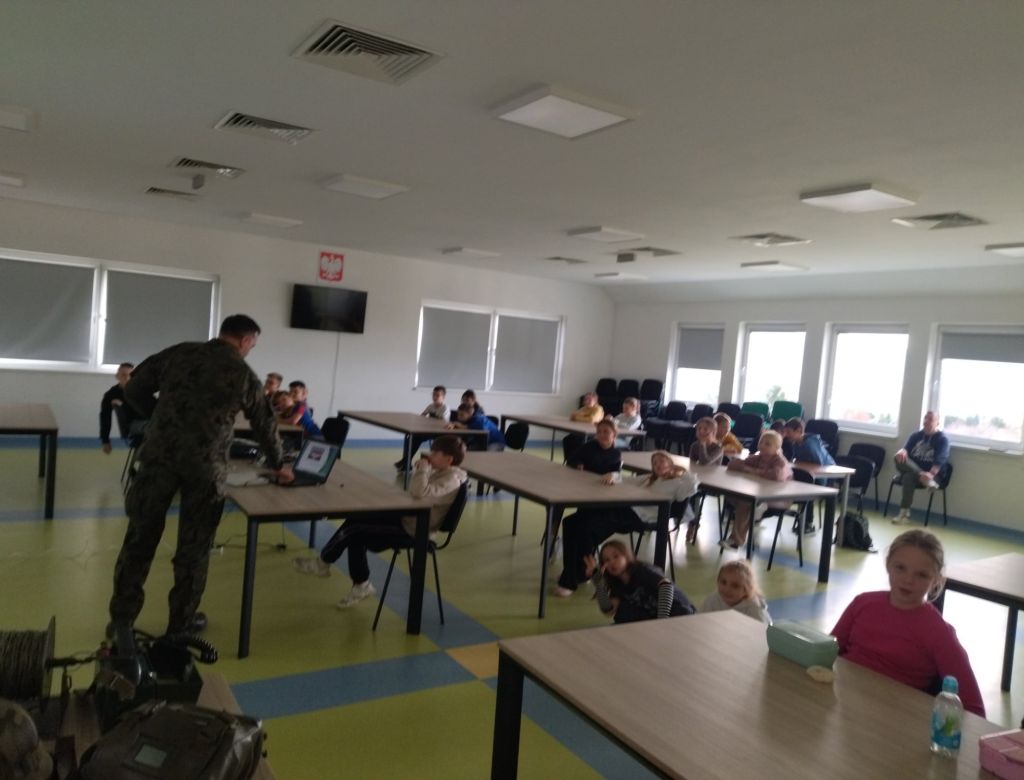 8388f926f1 4b3d bd25 80378b788499 9379