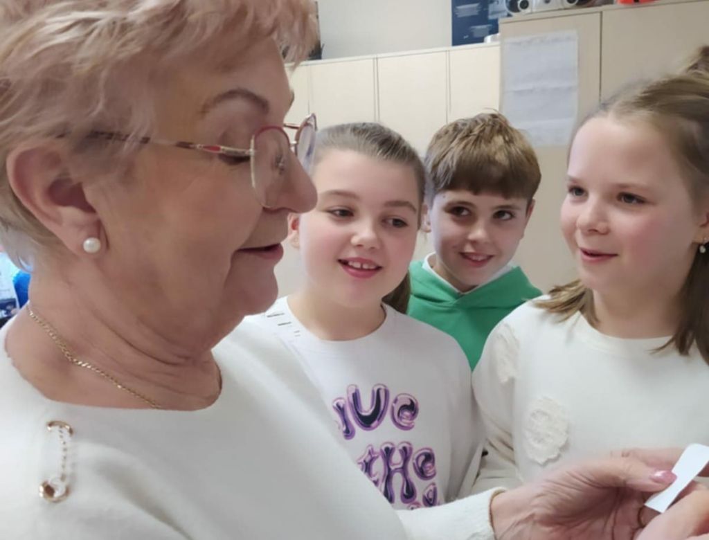 847d4361da 4777 ab23 6548a79f2b79 9329