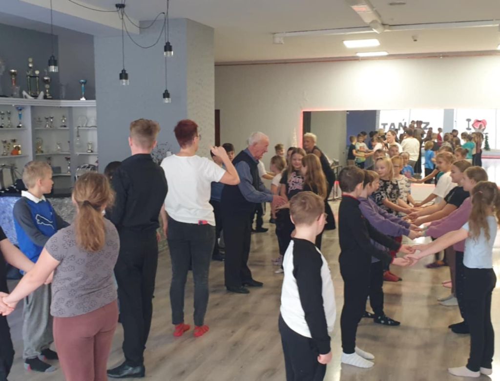 716ff903 b8f4e50 9352 b31fea024a7d 9464