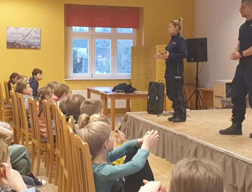 7d96e463b3 4eff a507 bc001b808952 9893