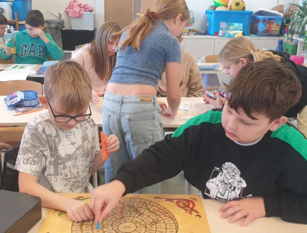 92e5fcd9 dd28 b081 ef70bbf66d24 9855