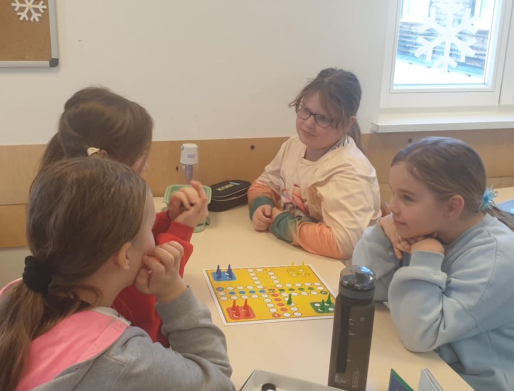 cb7540f3c 451b 8de7 1635f0ecf1dd 9866