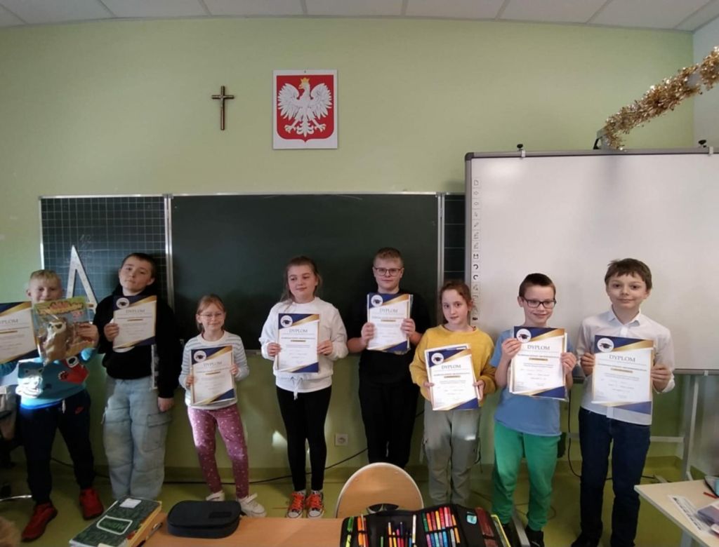 fe6dc43a 40fe 84ba 10d5989f669d 9826