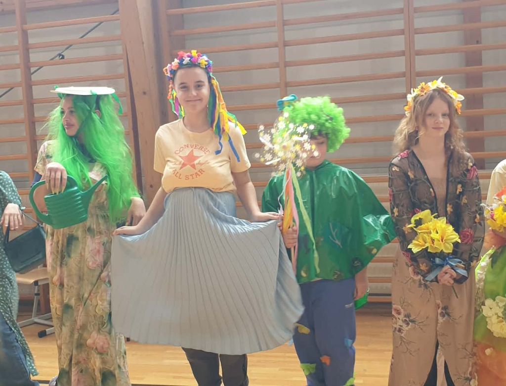 4cb94c93cee 49a0 8ff9 a02e15d17305 9961