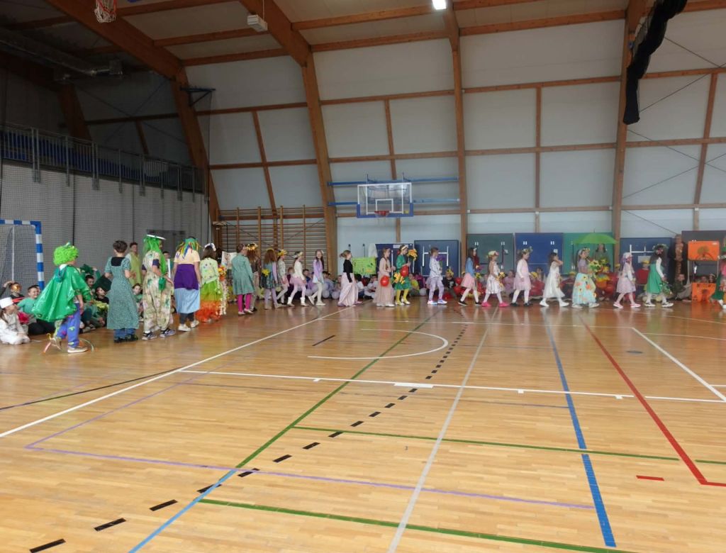 927c8eae a644a99 a706 667e8b44735a 9976