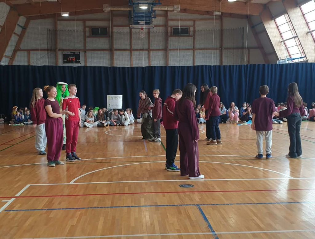 f23dc71a e263b b12c 60060afe408f  1  10000